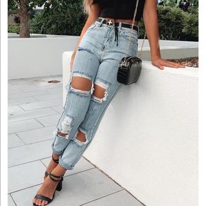 White Fox Boutique Let’s Bounce Distressed Jeans
